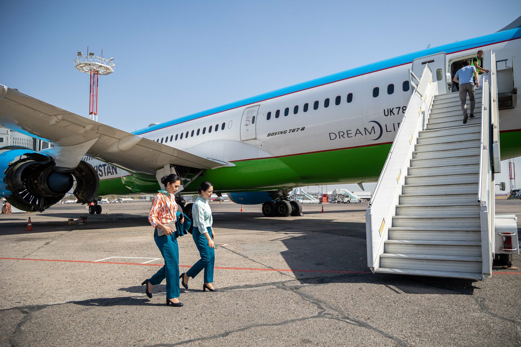 Ташкент китай. Узбекистан Небесный парк. Uzbekistan Airways.