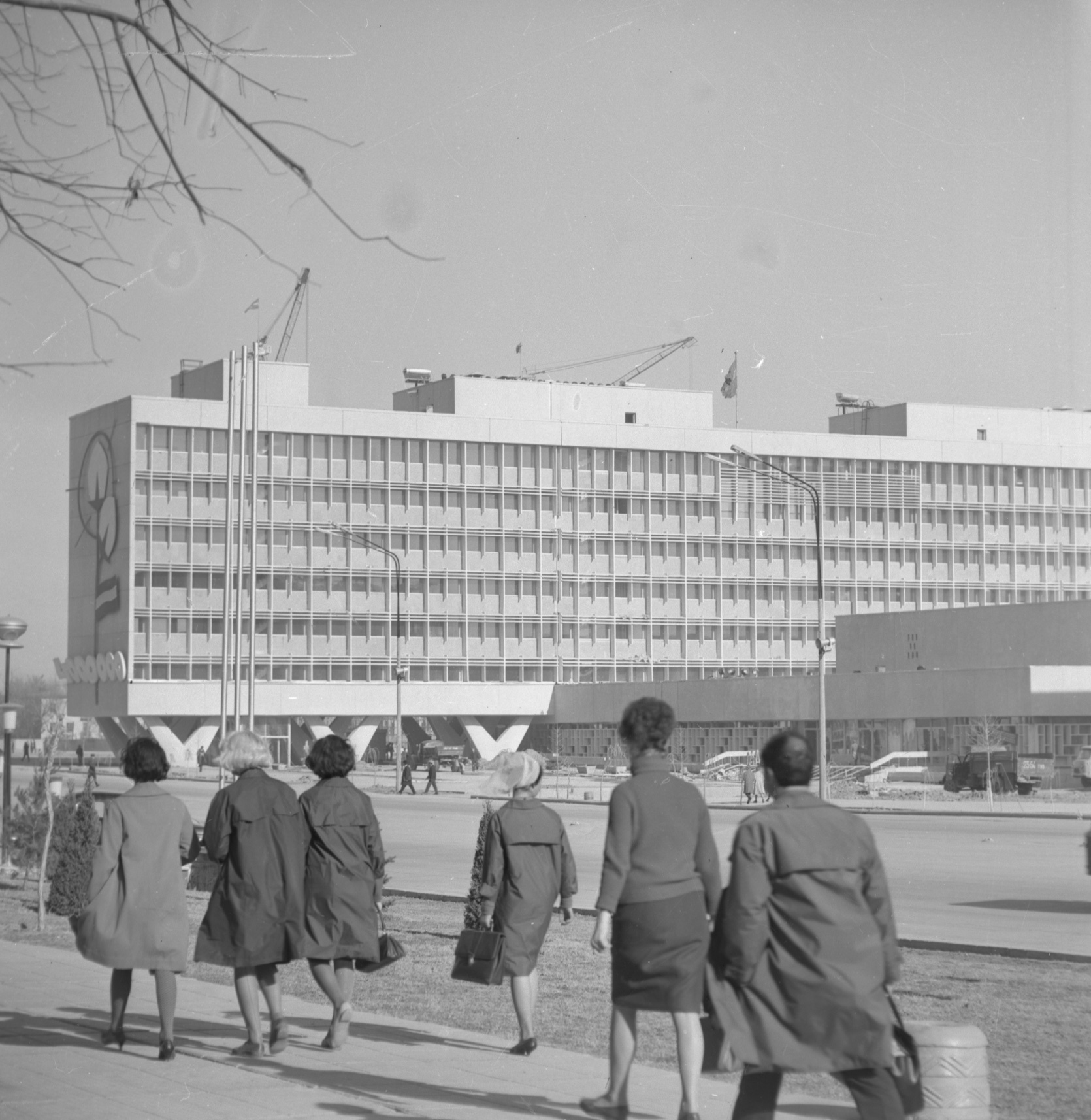 От Красной до Независимой. Фотоистория площади Мустакиллик